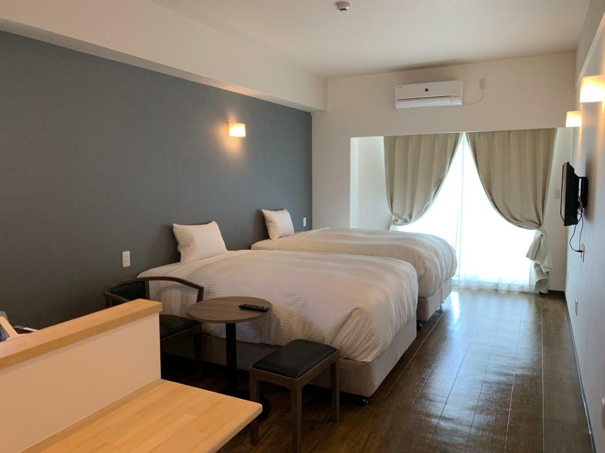 Mr.Kinjo Inn Tomigusuku Екстер'єр фото